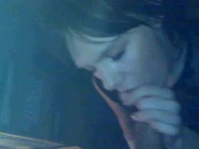 Amateur chick masterfully sucking my dong at her place