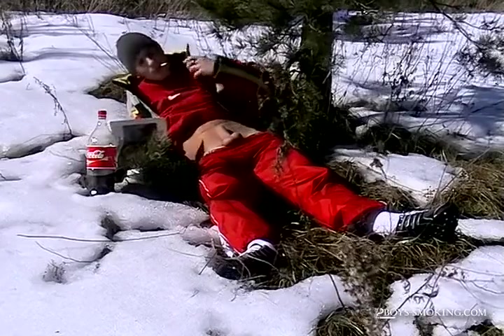 Roma Smokes In The Snow