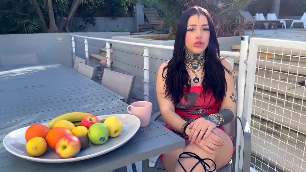 Lylou was only waiting to meet Tiny ... - Jacquie et Michel TV