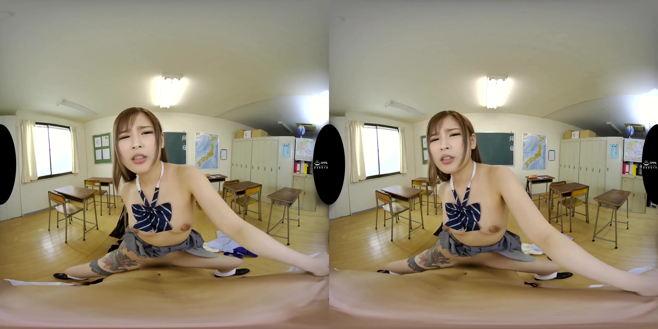 Reira Hazuki in Reira Hazuki Nonstop Kissing and Licking Gyaru 3 - WAAPVR