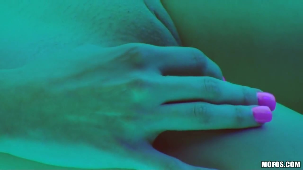 Moretta Cox - Moretta Cox Desires Greater Amount Dicks!