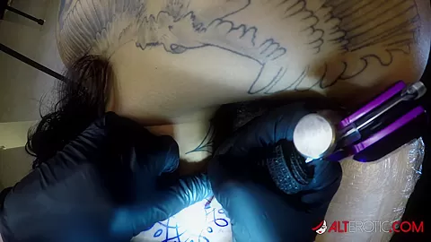 Genevieve Sinn fucked while having her face tattooed