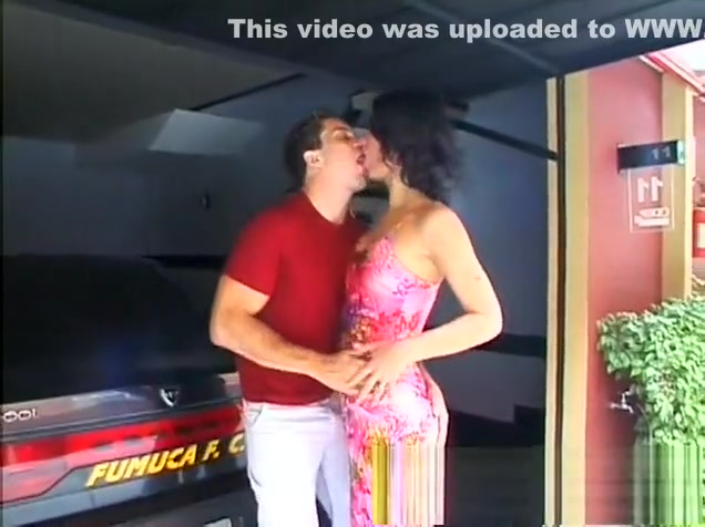 brunette Sthellos manmale Finds Love In A Steamy Garage By darkclouds