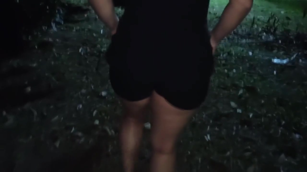 Seduces Me With Her Huge Ass Outdoors