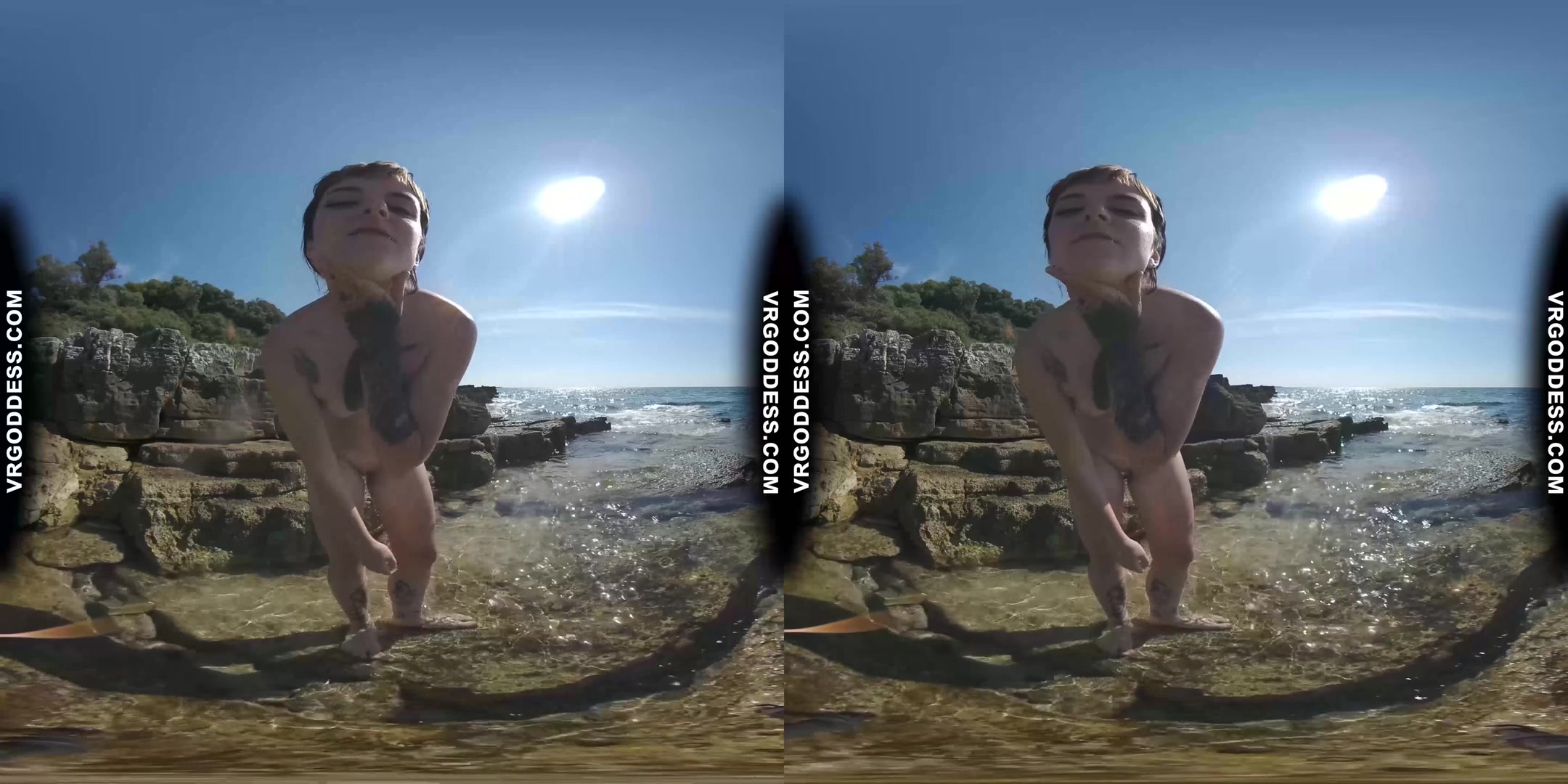 Tattooed Brille Skinny Dipping In The Ocean While On Vacation Jilling