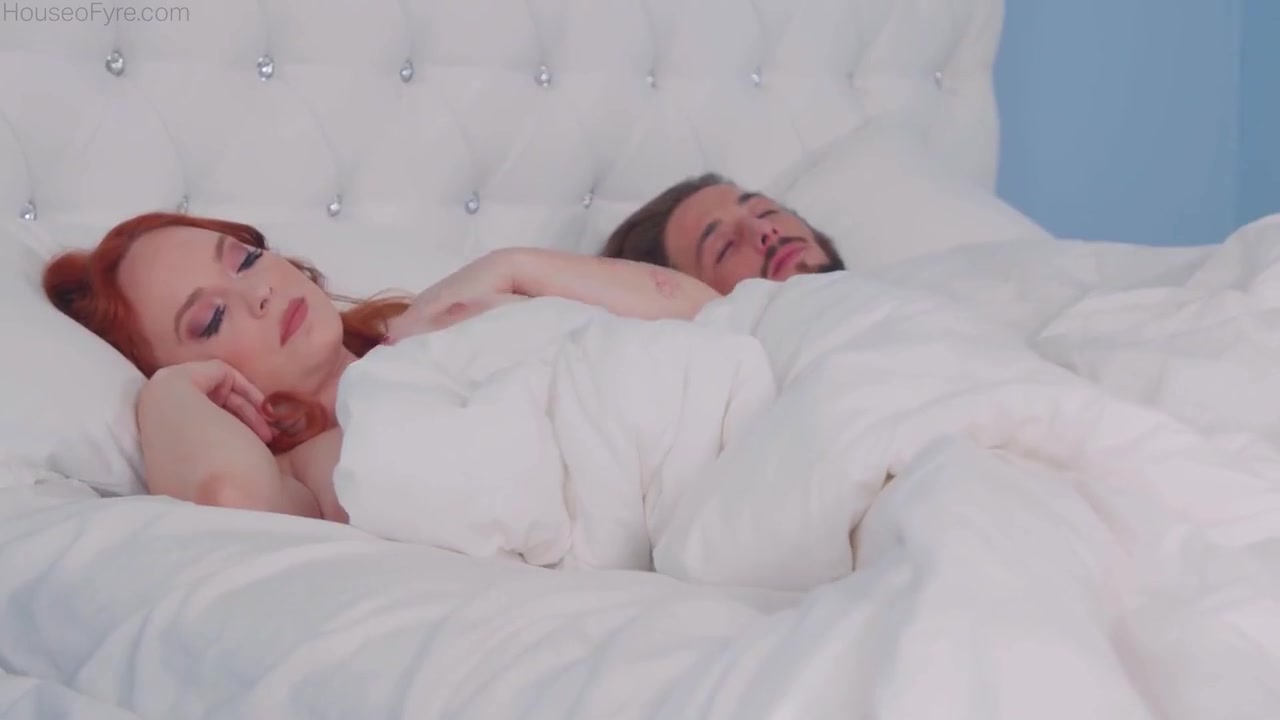 Wakes Up Horny For - Morning Sex And Summer Hart