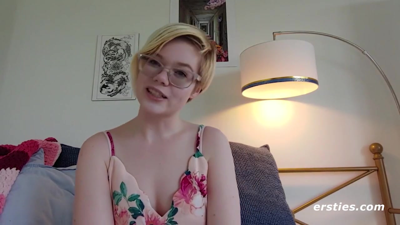 American Pearl Gets Horny When She Plays With Her Nipples