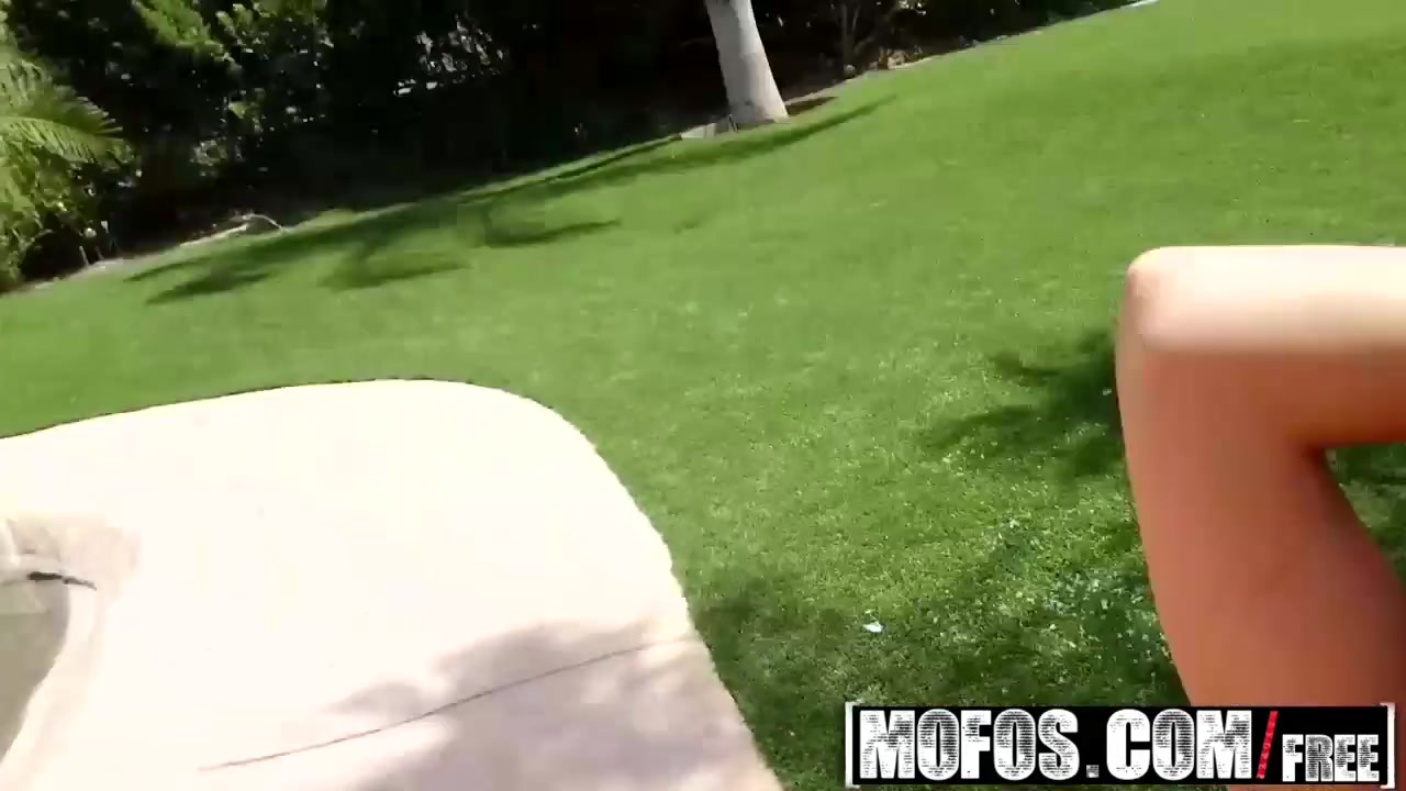 Mofos - Drone Hunter - Alison Tyler - Poolside Banging