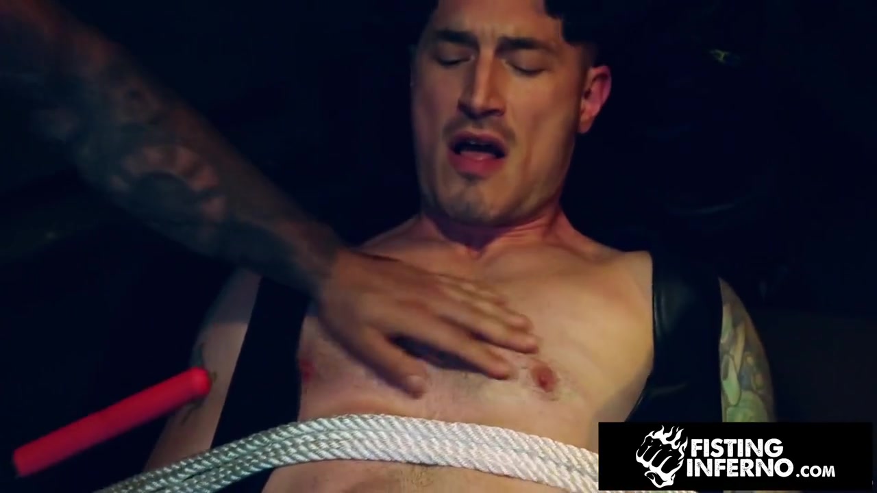 Sub Bitch Derek Cage Deliciously Dominated By Hunks & Creampied