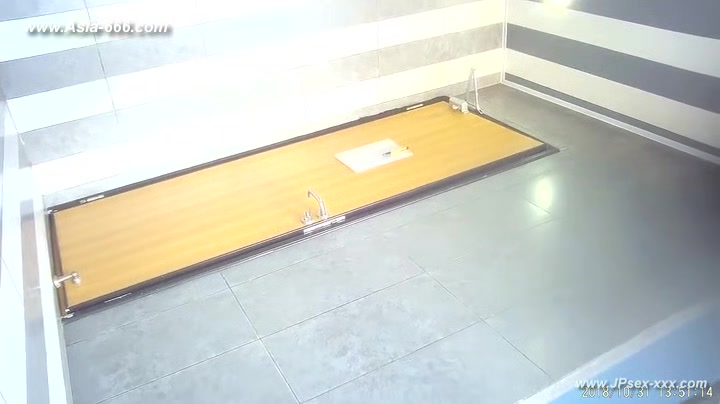 chinese girls go to toilet.144