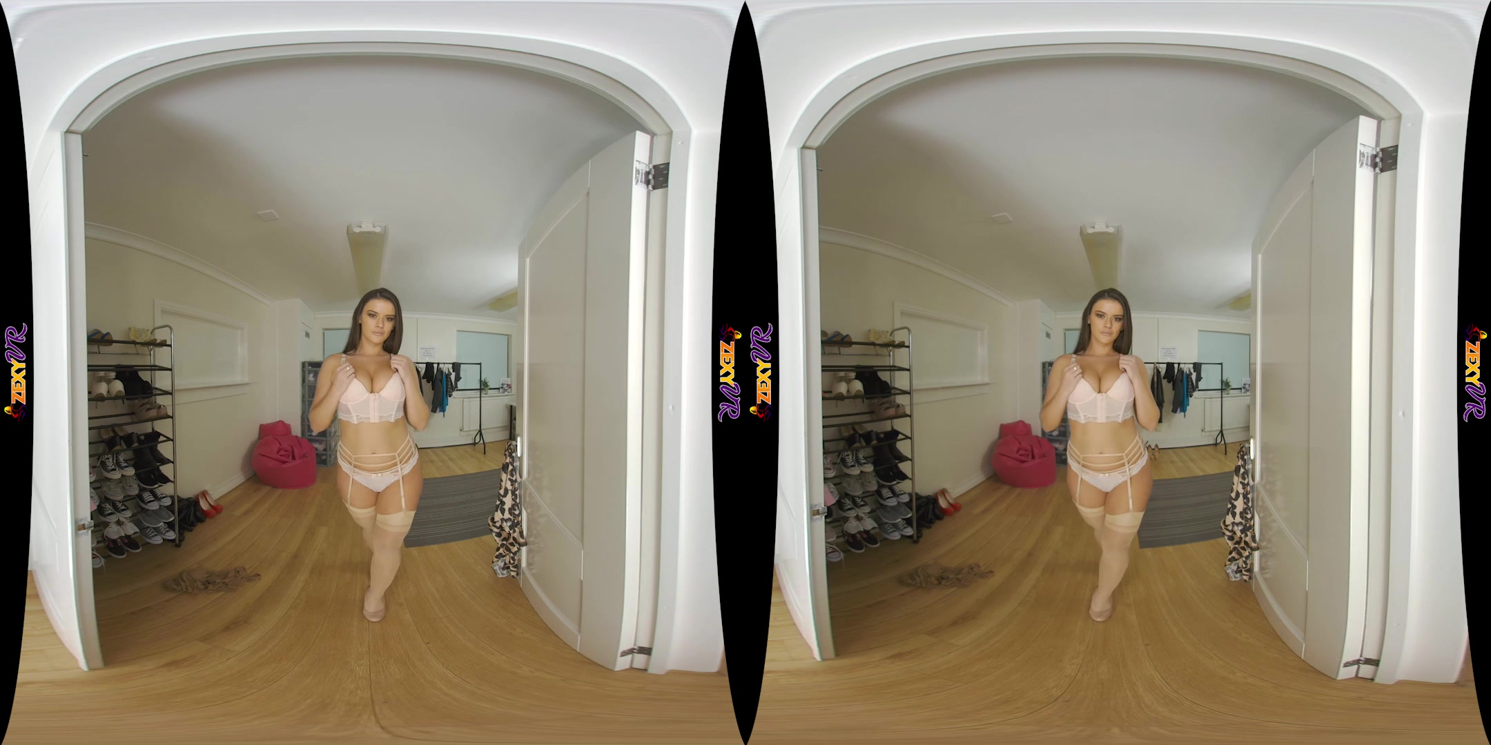 In Private featuring Amelia B - ZexyVR