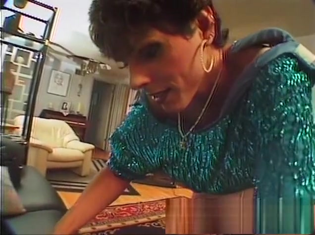 hawt Real Lady Joins In A Short-haired tranny sucking curly Straight twink