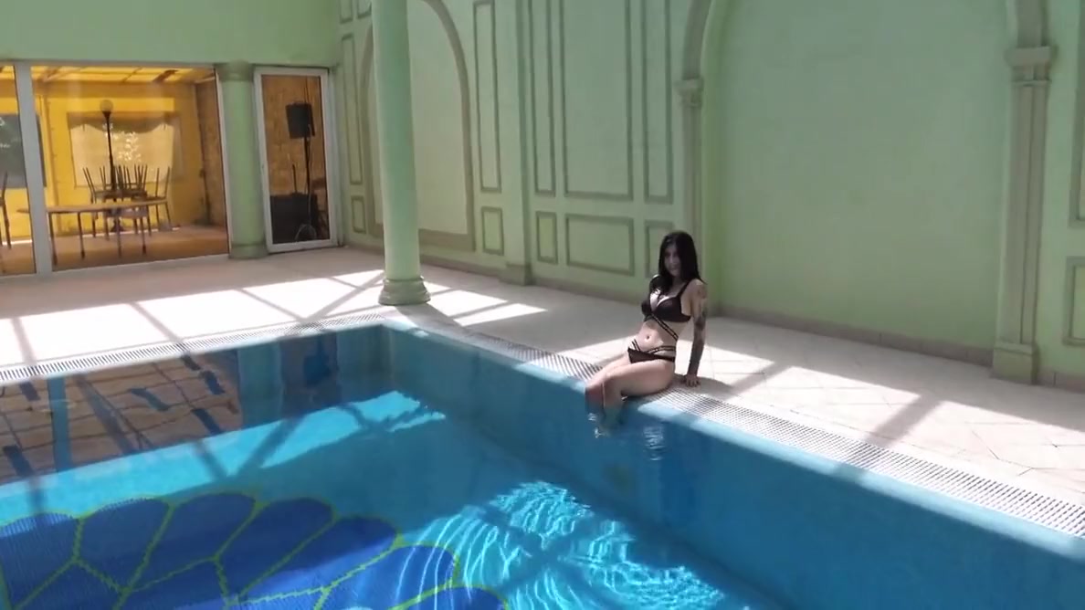 Gets Horny And Naked In The Pool - Laura Dickens