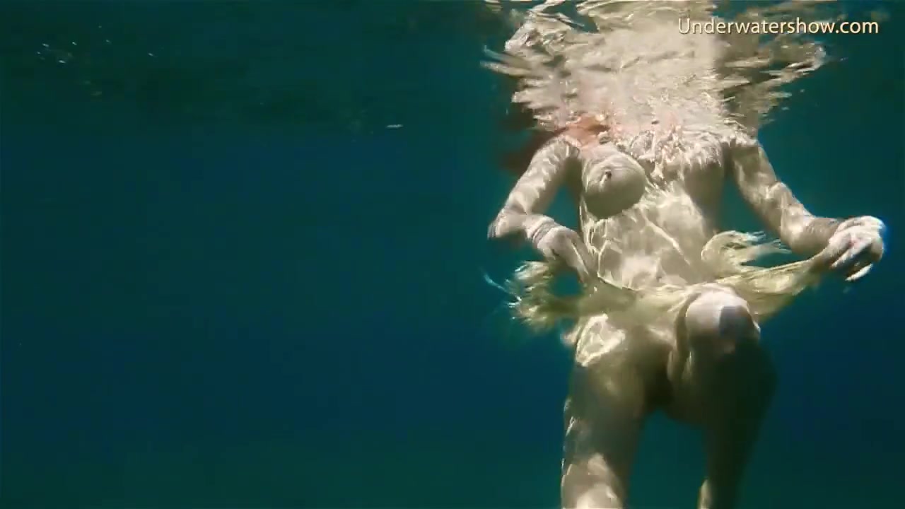 Hot Babe Swims In The Sea Like A Mermaid