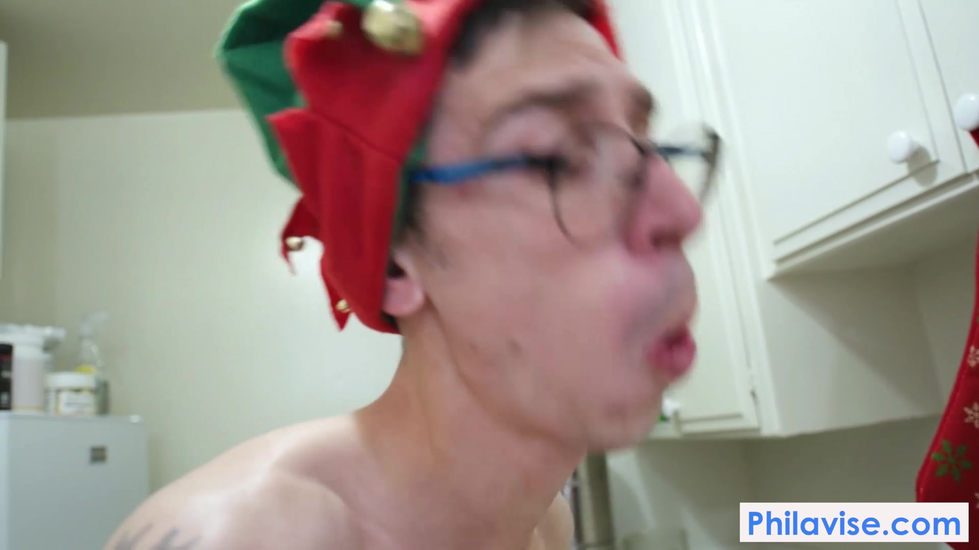 PHILAVISE-A taboo xmas video with Cougar Jamie Foster