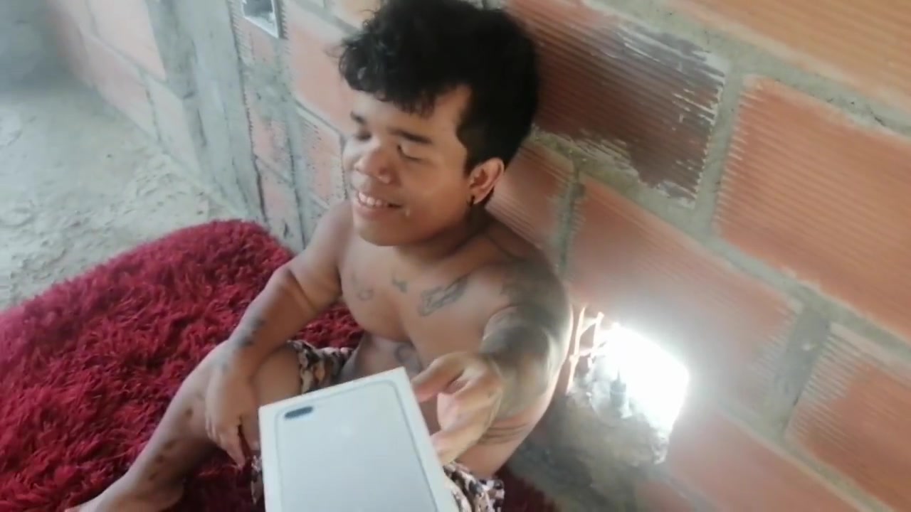 Cachonda Me Regala Celular Nuevo Para Agradecerle Le Chupo Bien Rico El Cono