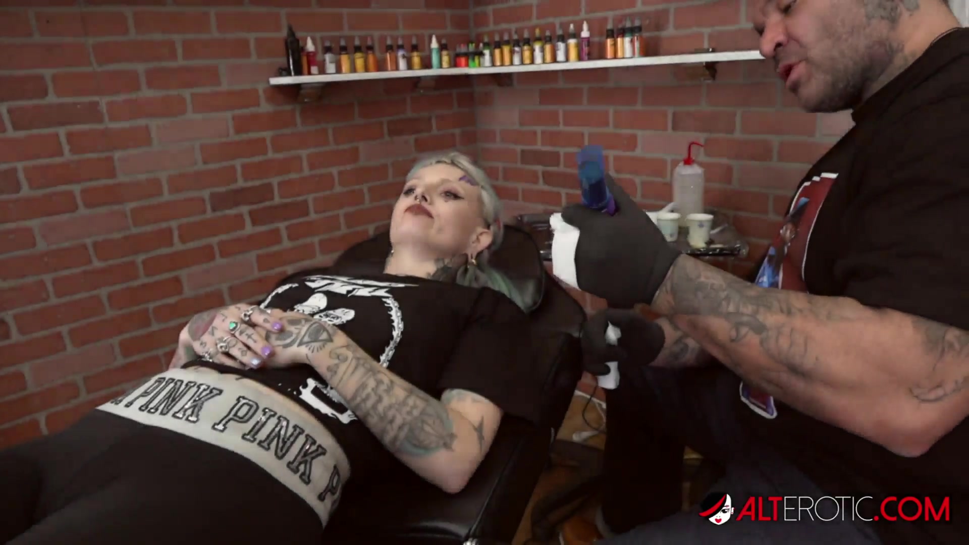 River Dawn Ink Gets 5 Face Tattoos and Fucks a Big Hard Cock