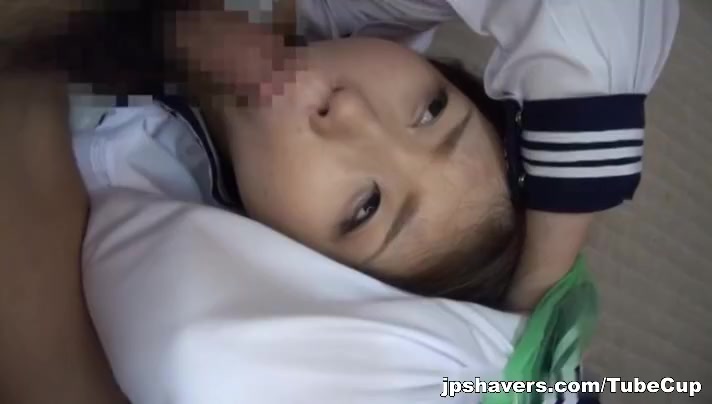 Japanese chick gets a shaved cunt creampie