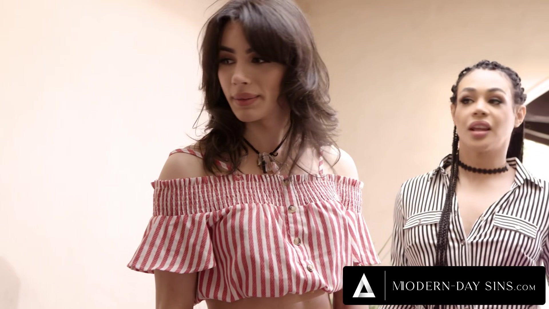 MODERN-DAY SINS - Jade Venus CAUGHT Eva Maxim Jerking Off Her Trans Dick To Her! AND THEY FUCKED!