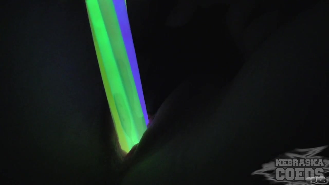 Ginger Riki Hot Tiny Spinner Gaping And Stretching Her Pussy With Glowsticks - NebraskaCoeds