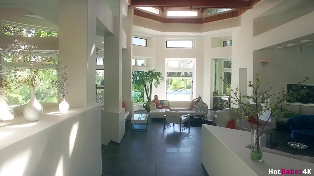 Bikini Babes: Video - HotBabes4K