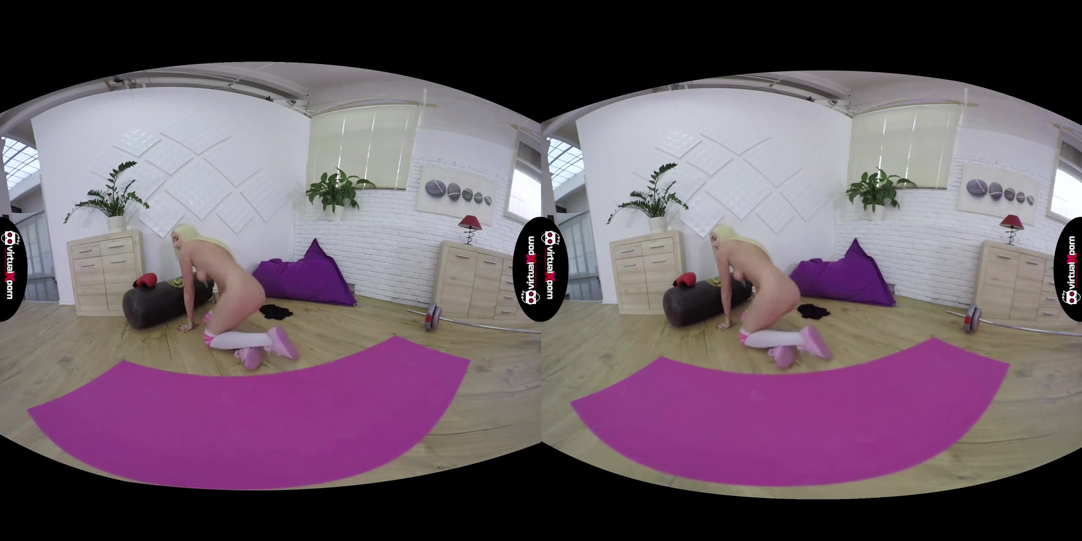 Daisy Lee in Flexi Daisy Lee Stretching - VirtualXPorn