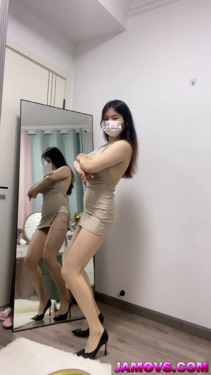 Solo Asian Girl Dancing