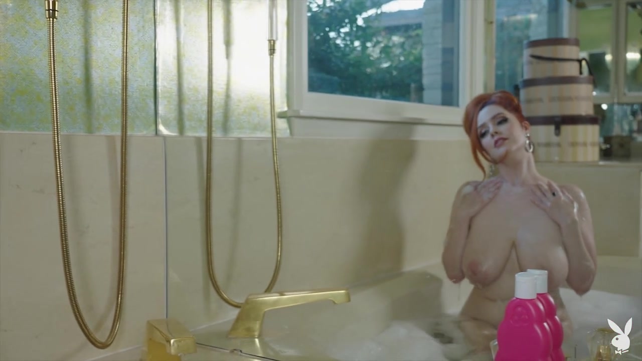Minxie in Bed and Bath - PlayboyPlus