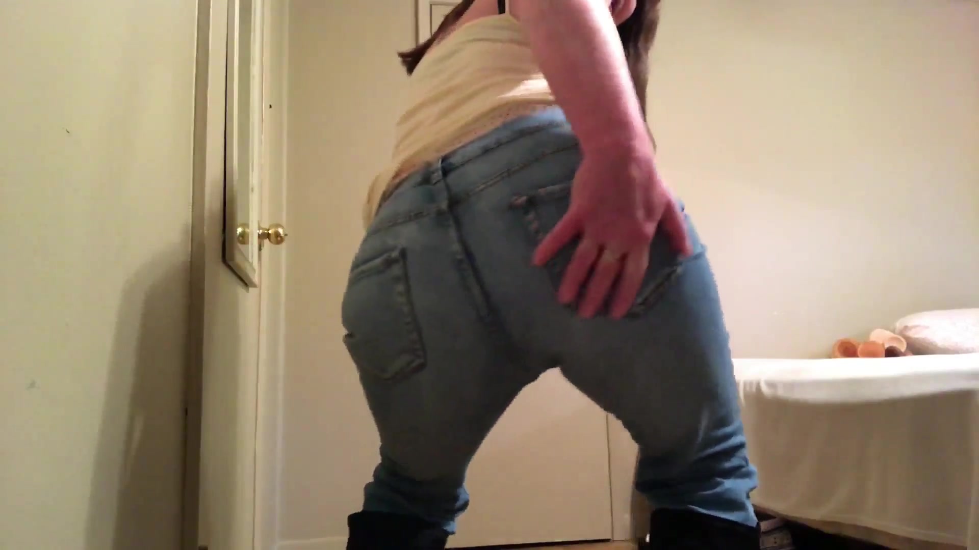 Jeans Tease - TacAmateurs