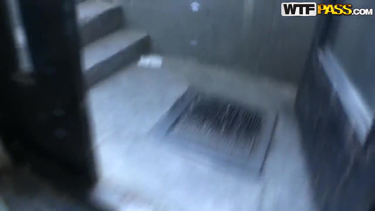Fellow tries to seduce Dasi West to have sex
