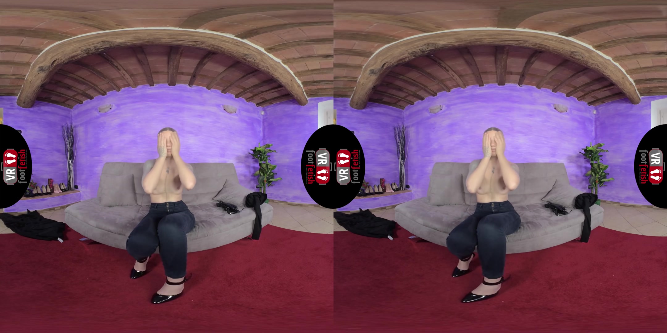 Steamy Hot Pantyhose Encasement Tease With Gorgeous Miss Venere - VRFootFetish