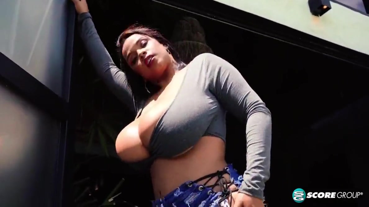 Superwoman Of South America With Isa Gomez