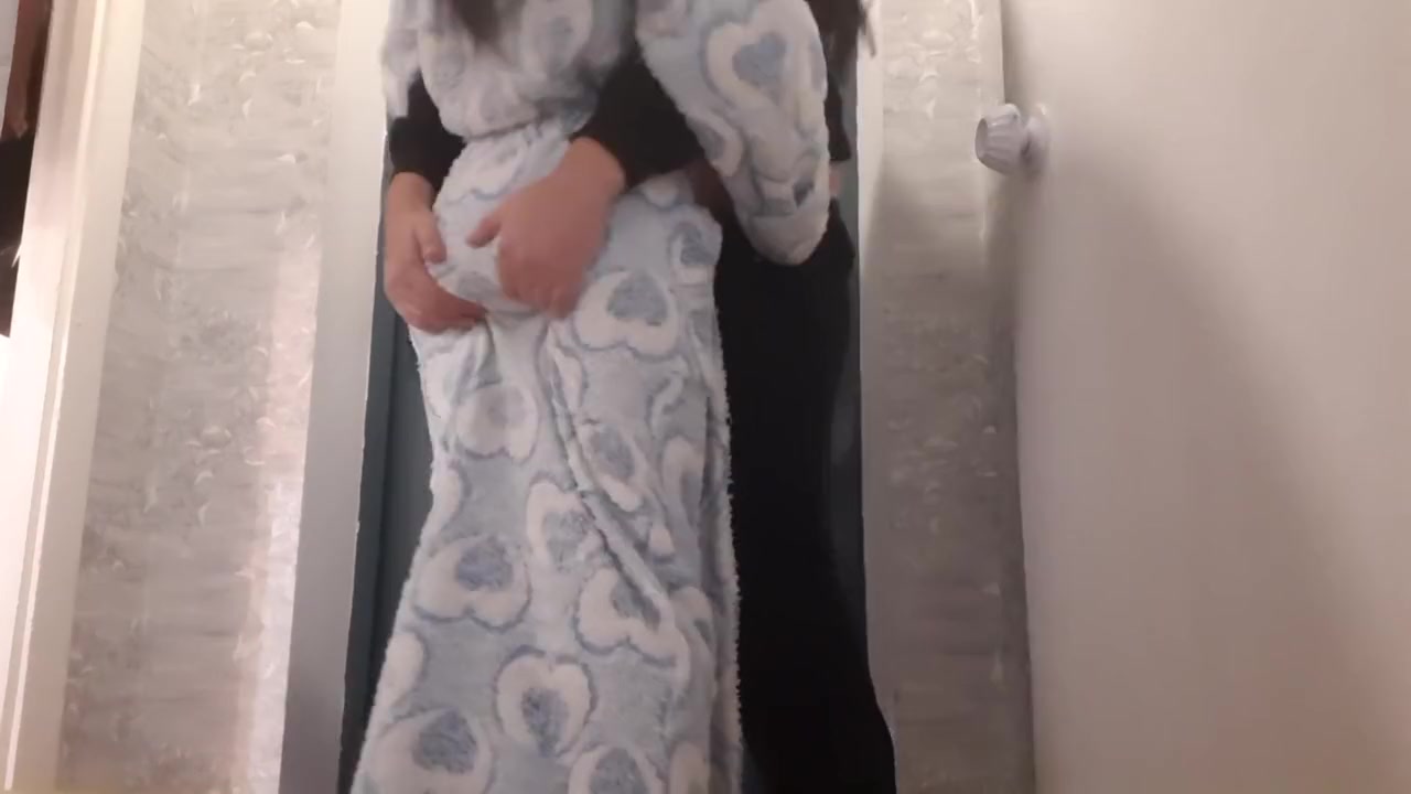 Poka Moya Mat Bla V Spalne M S Moei Devushkoi Trahalis V Prihozhei