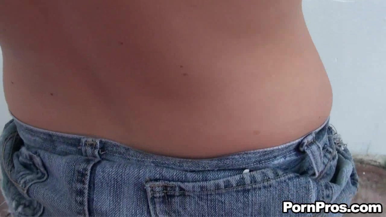 Young bitch next door agreed to screw with me outdoors
