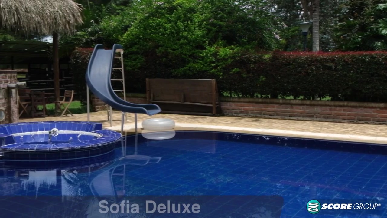 Sofia Deluxe: Bikini, Oil, Sun - XLGirls