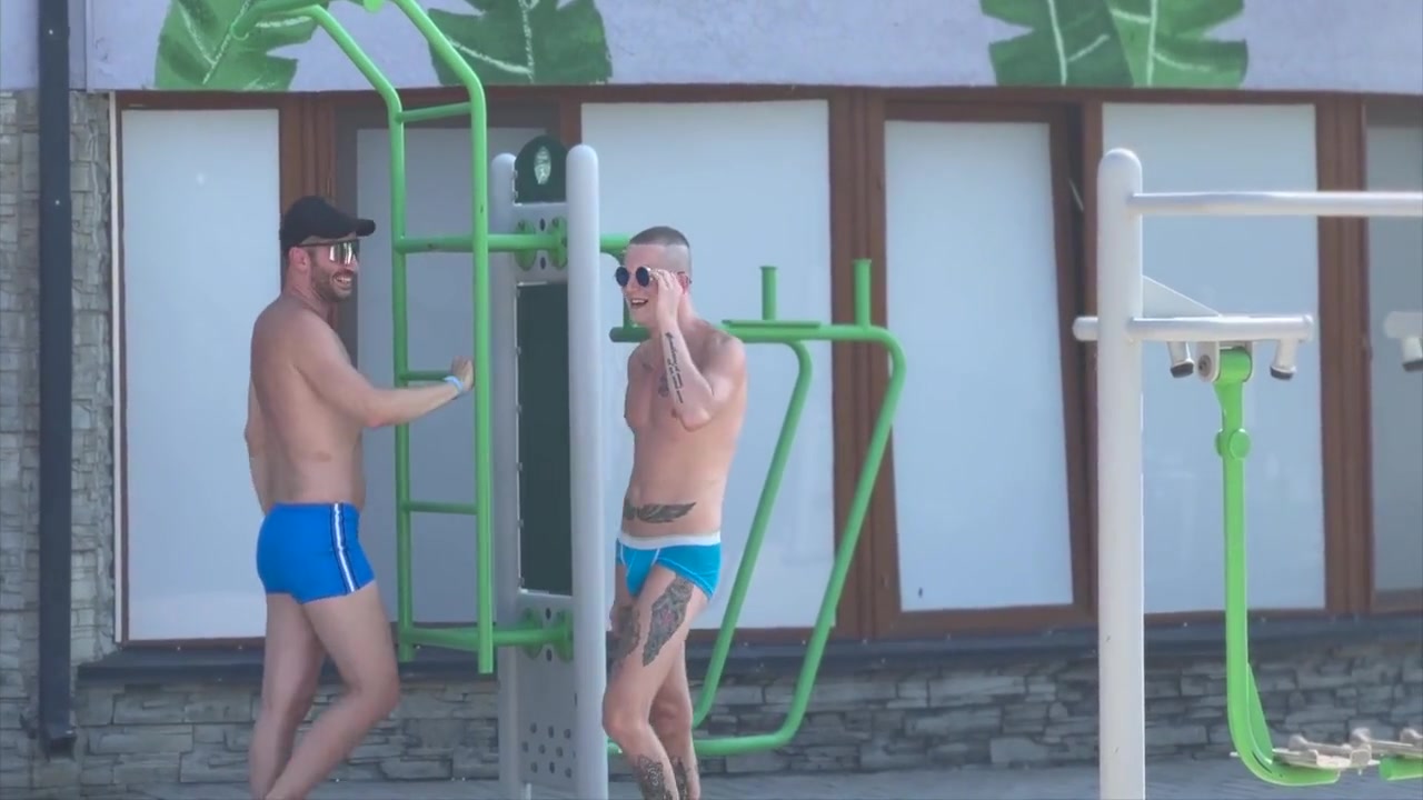 Bi Threesome - Pussy Rides Two Gay Dicks And The Guy Sucks His Friends Big Dick - 3.112 - Big Dicks