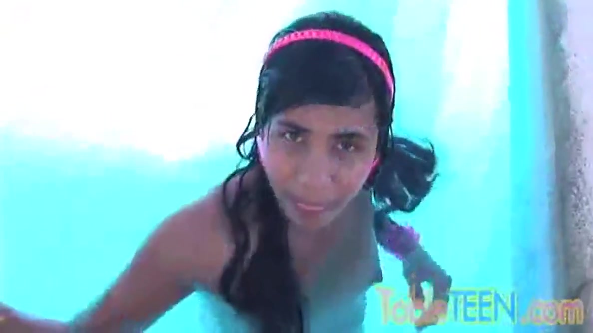Tobie teen 18+ - Masturbates By The Pool