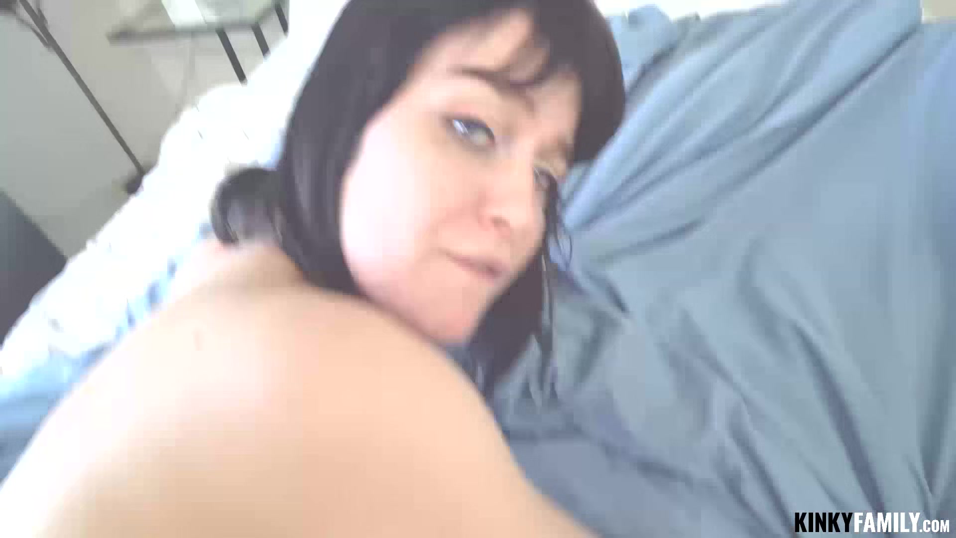 Kinky Family - Nala Nova - Fucked stepsis for phone bill