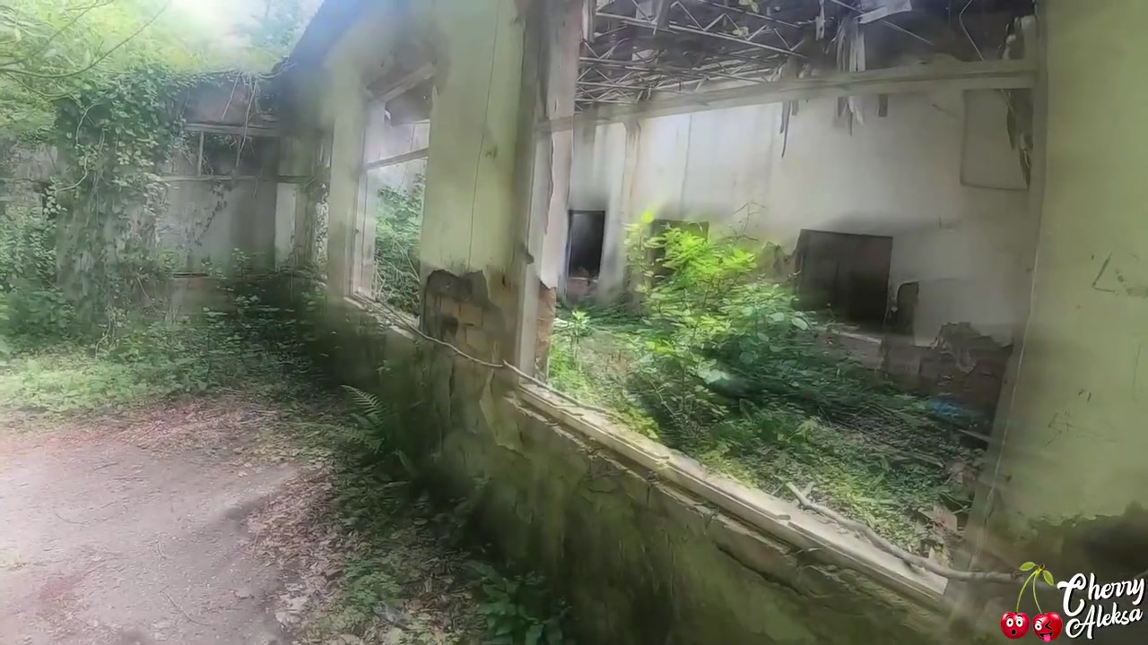 Sexy Prisoner Deep Sucking Dick And Had Anal Sex On The Abandoned - Facial