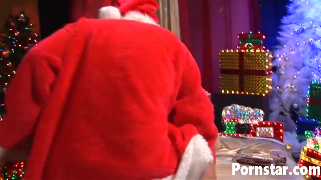 Milf Getting Fucked By A Dirty Santa With Eve Laurence