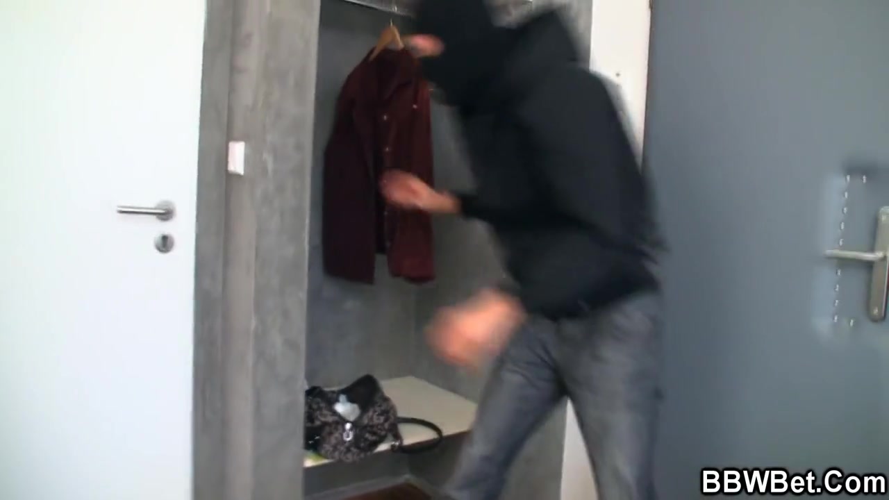 Guy Doggy-fucks Big Butt Blonde Fatty