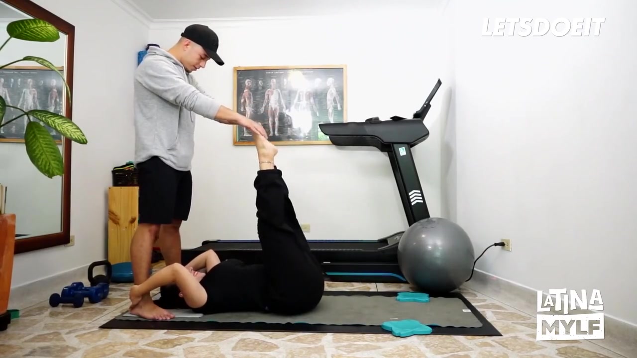 Curvy Brunette Gets Drilled Deep In Her Pussy By Her Trainer With Nana Bronw And Na Na