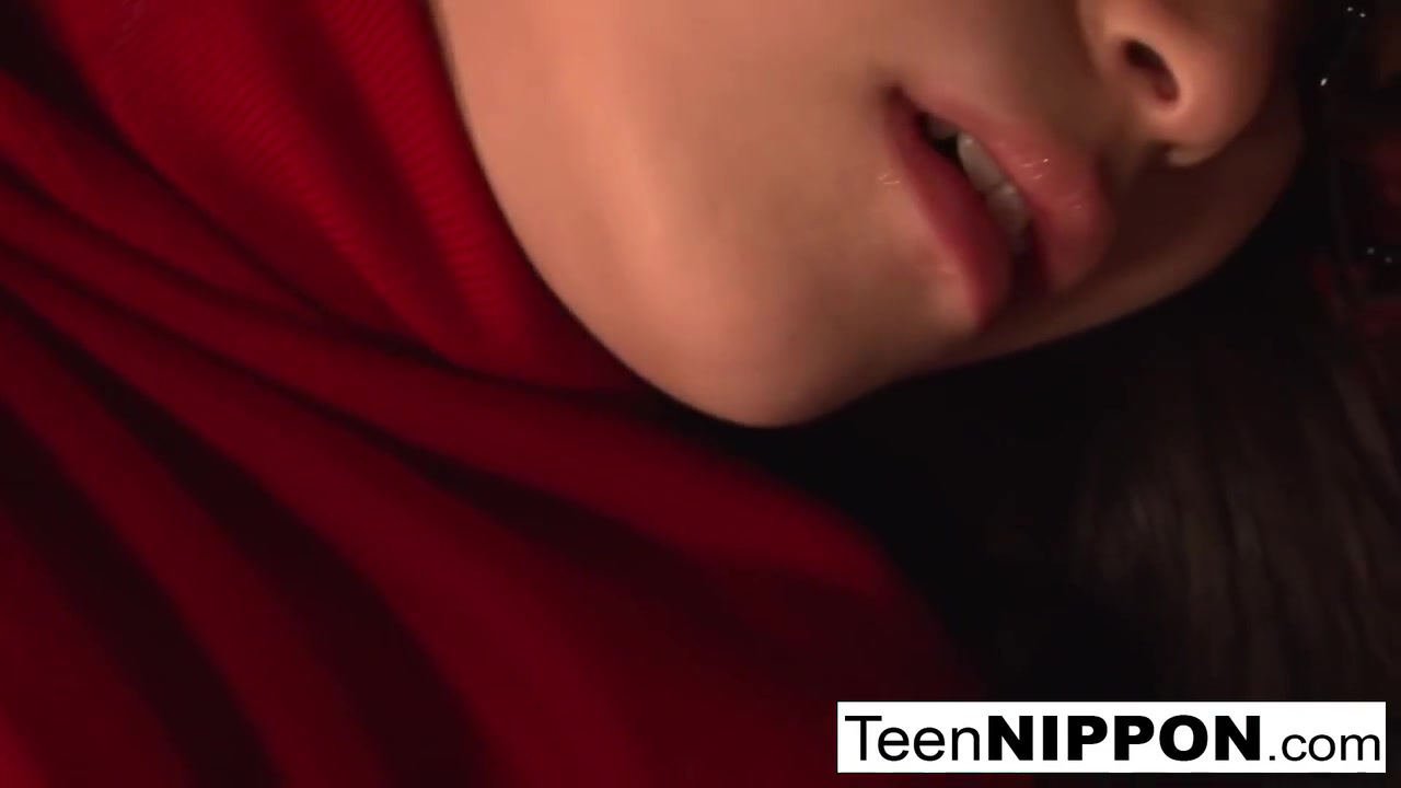 Curious Asian teen 18+ Fingers Her Pussy