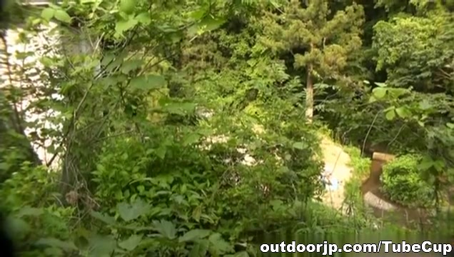 Horny Japanese couple have hardcore outside sex fun