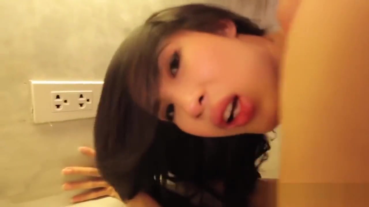Finelooking ladyboy assnailed in bathroom