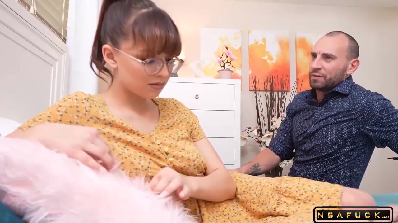 Nerdy teen 18+ Stepdaughters Cumming Of Age - Honey Hayes