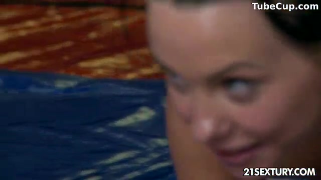 NudeFightClub presents: Alysa Gap vs Ivana Sugar