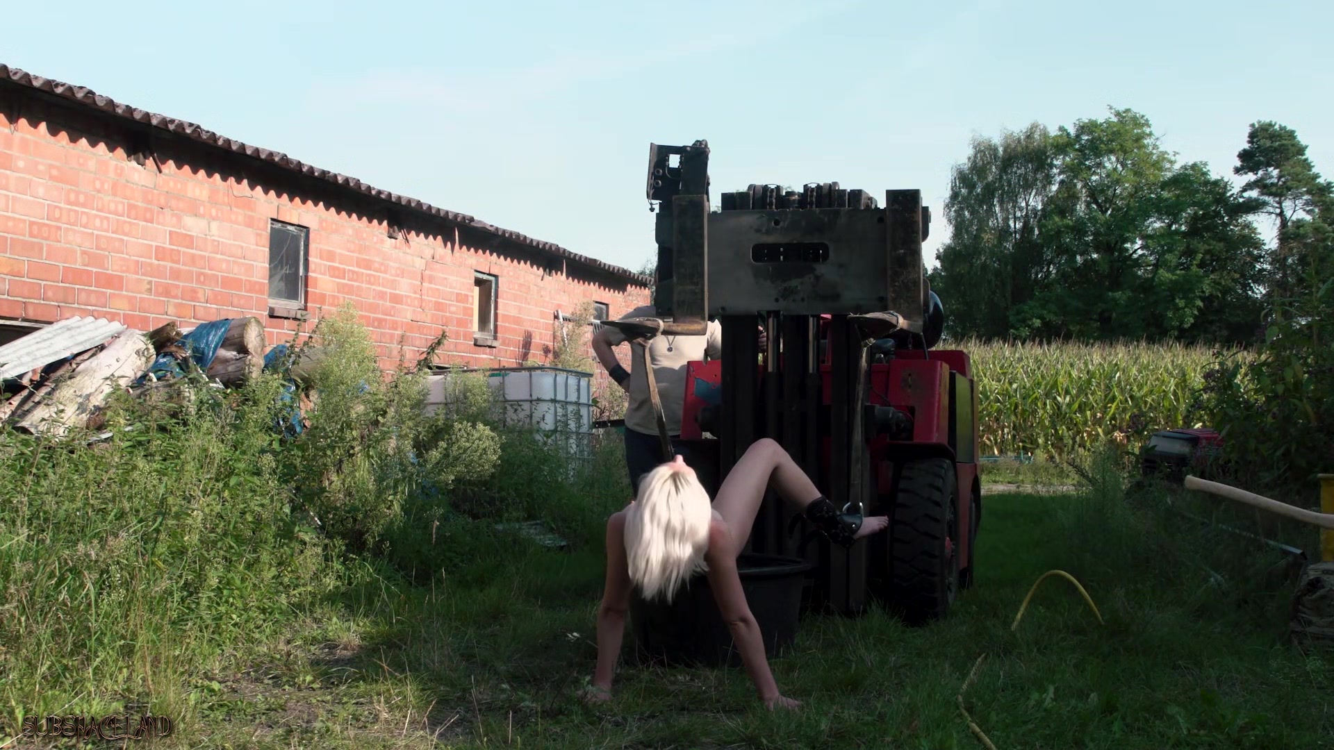 Blonde slave tied up and enjoys hardcore bdsm