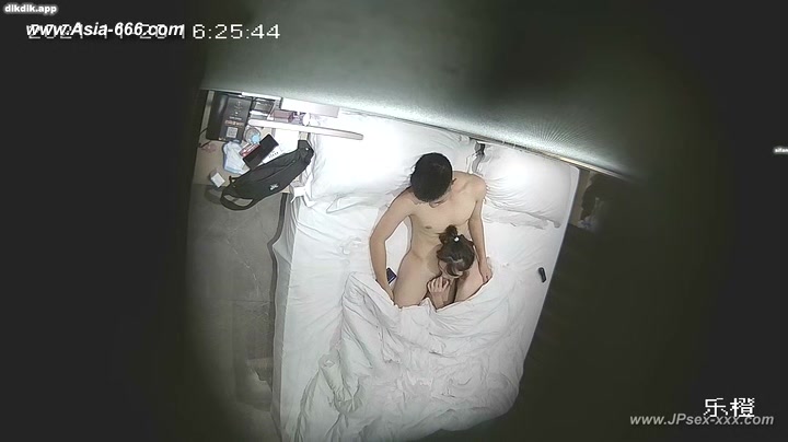 Hackers use the camera to remote monitoring of a lover's home life.***