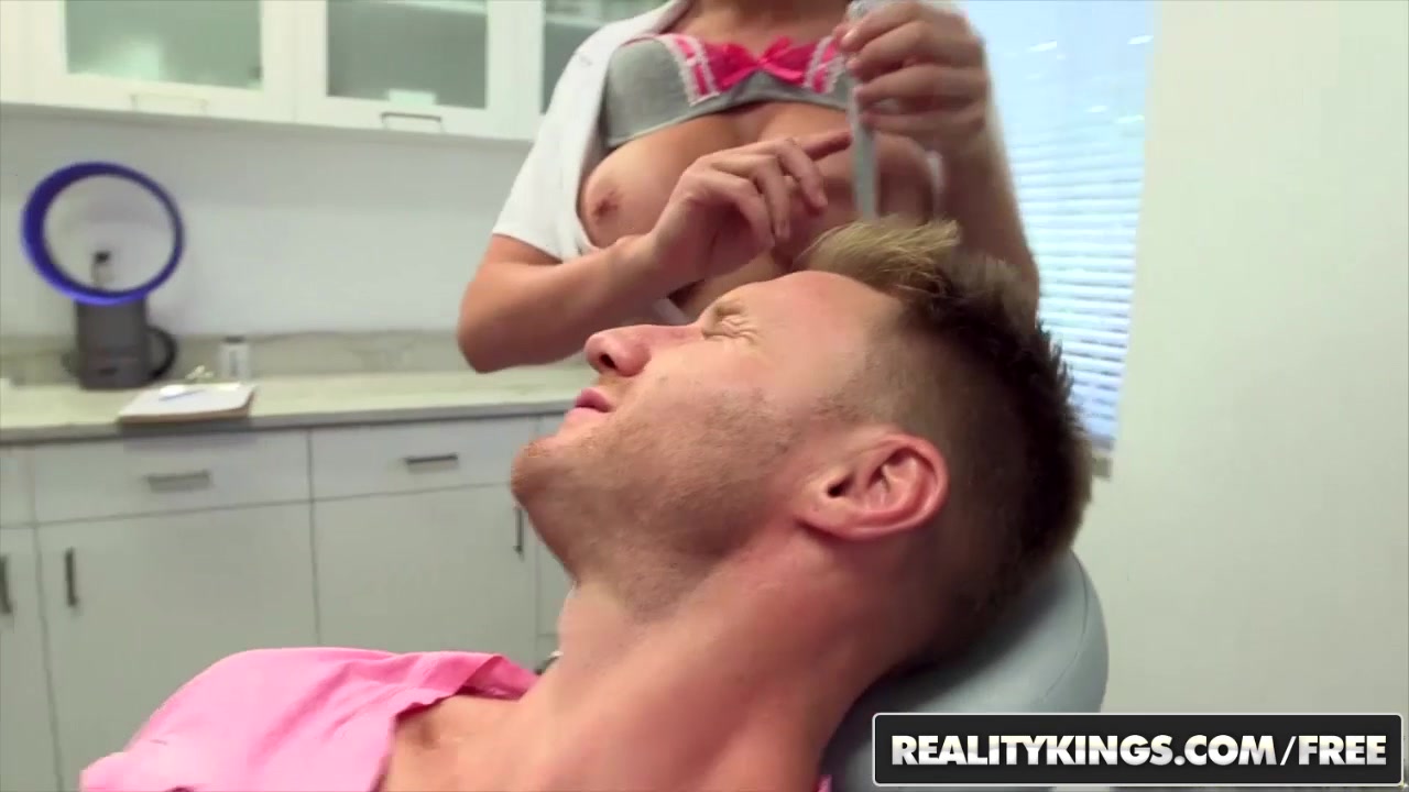RealityKings - Milf Hunter - Corinna Blake Levi Cash - Sweet Tooth